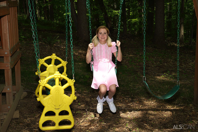 Зарина, 23 года, 0 размер груди